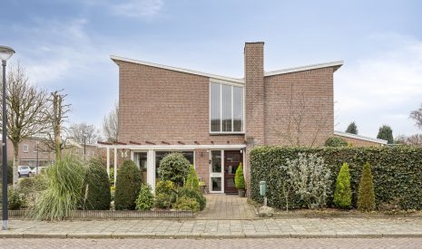 Te koop: Foto Woonhuis aan de Duizendschoonstraat 52 in Uden