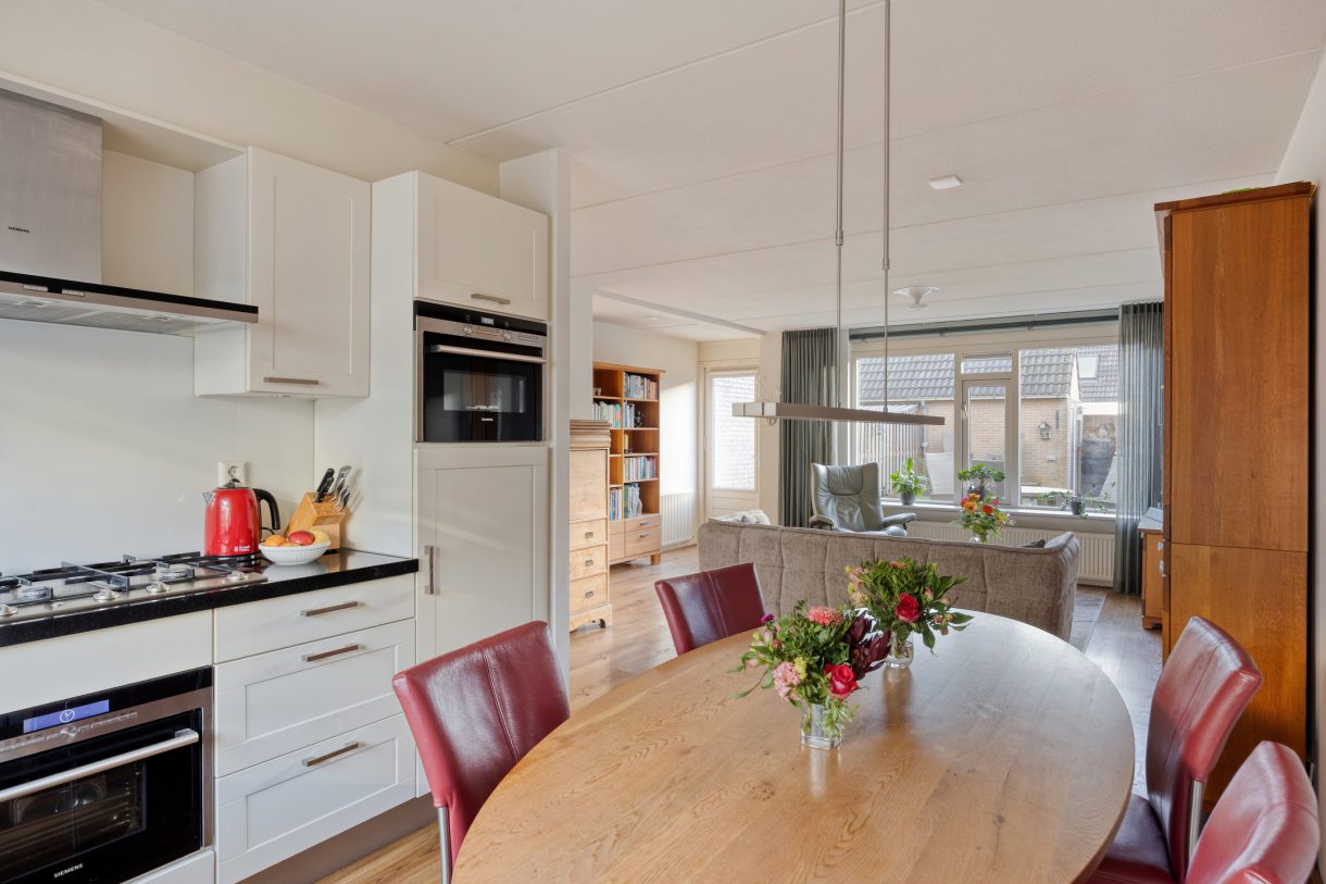 Te koop: Foto Woonhuis aan de Haydnstraat 30 in Veenendaal