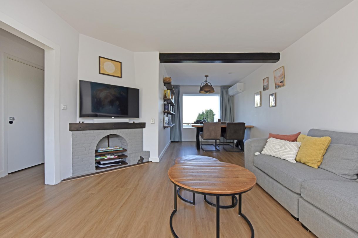 Te koop: Foto Woonhuis aan de Boddens Hosangweg 23 in Woubrugge