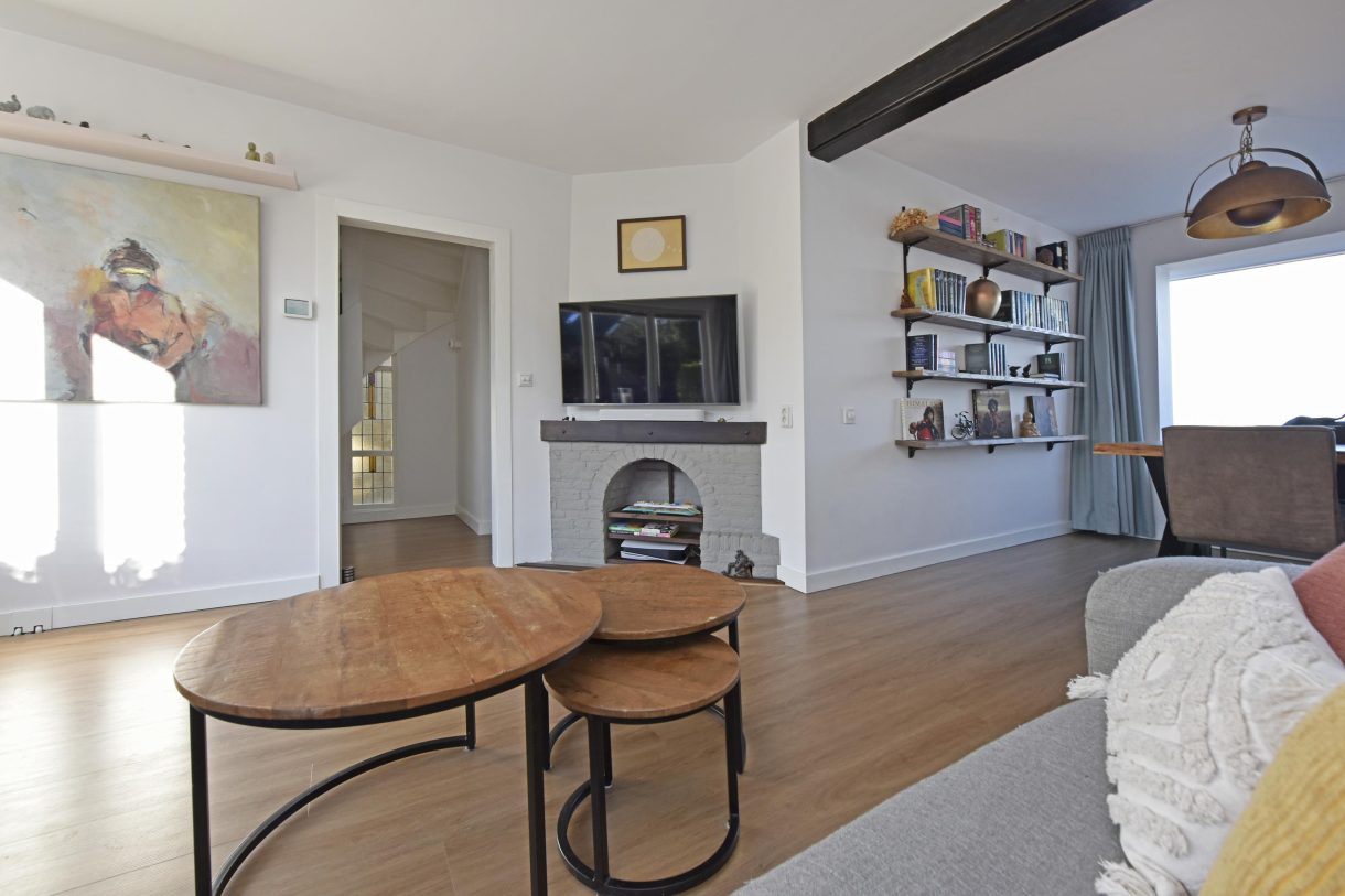 Te koop: Foto Woonhuis aan de Boddens Hosangweg 23 in Woubrugge