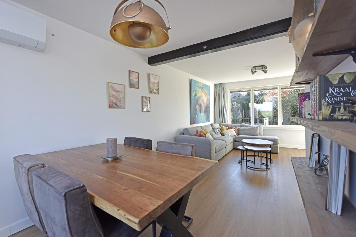 Te koop: Foto Woonhuis aan de Boddens Hosangweg 23 in Woubrugge