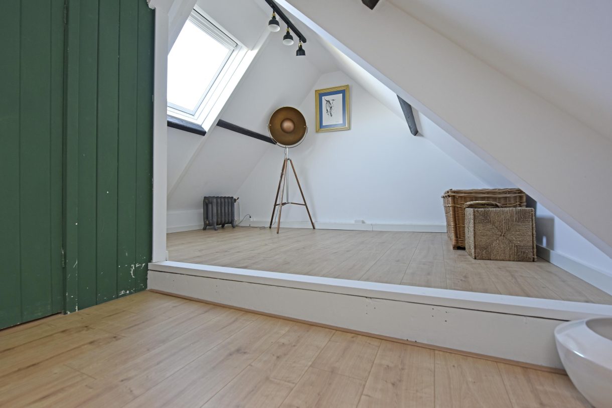 Te koop: Foto Woonhuis aan de Boddens Hosangweg 23 in Woubrugge