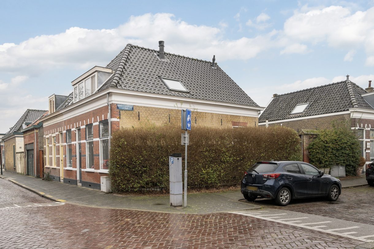 Te koop: Foto Woonhuis aan de Oosterstraat 77 in Vlaardingen