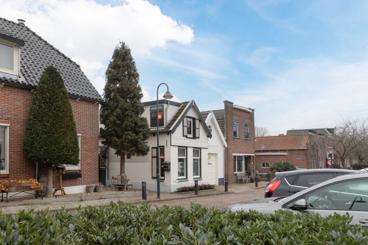 Te koop: Foto Woonhuis aan de Emmakade 1 in Bodegraven