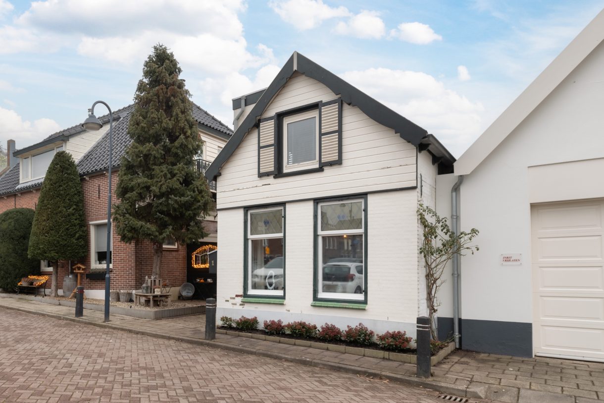 Te koop: Foto Woonhuis aan de Emmakade 1 in Bodegraven