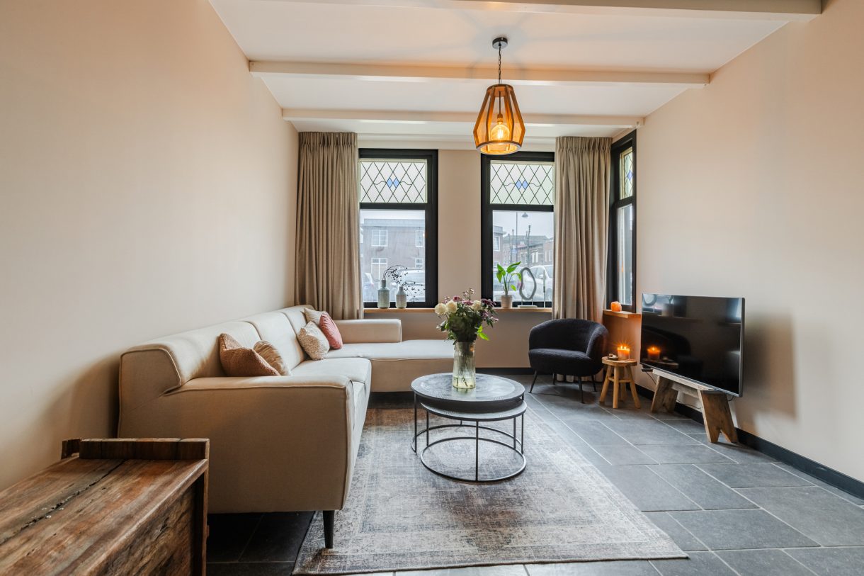 Te koop: Foto Woonhuis aan de Emmakade 1 in Bodegraven