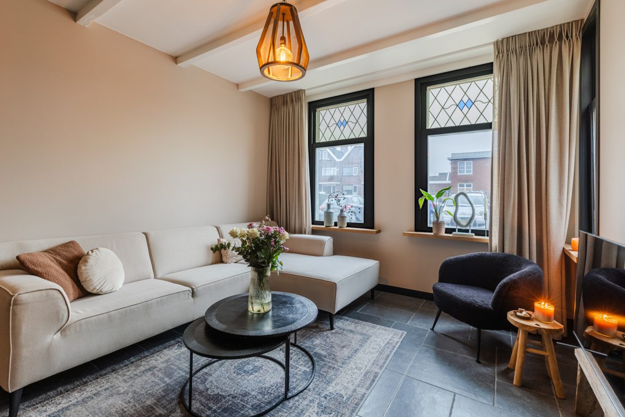 Te koop: Foto Woonhuis aan de Emmakade 1 in Bodegraven