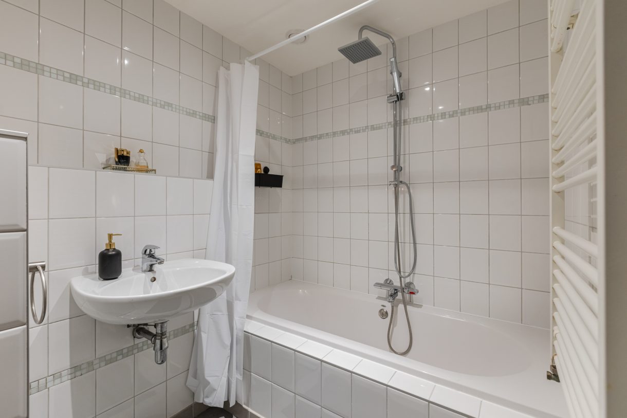 Te koop: Foto Woonhuis aan de Emmakade 1 in Bodegraven