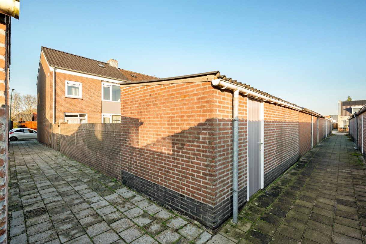 Te koop: Foto Woonhuis aan de Heistraat 27 in Rijen