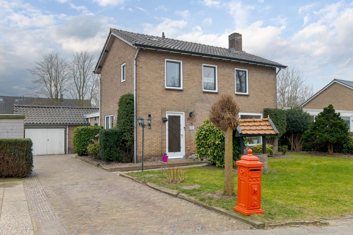 Te koop: Foto Woonhuis aan de Burg. Haitsmalaan 5 in Nijeveen