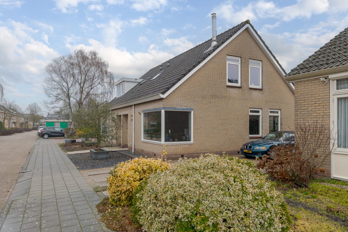 Te koop: Foto Woonhuis aan de Karspelstraat 16 in Nijeveen