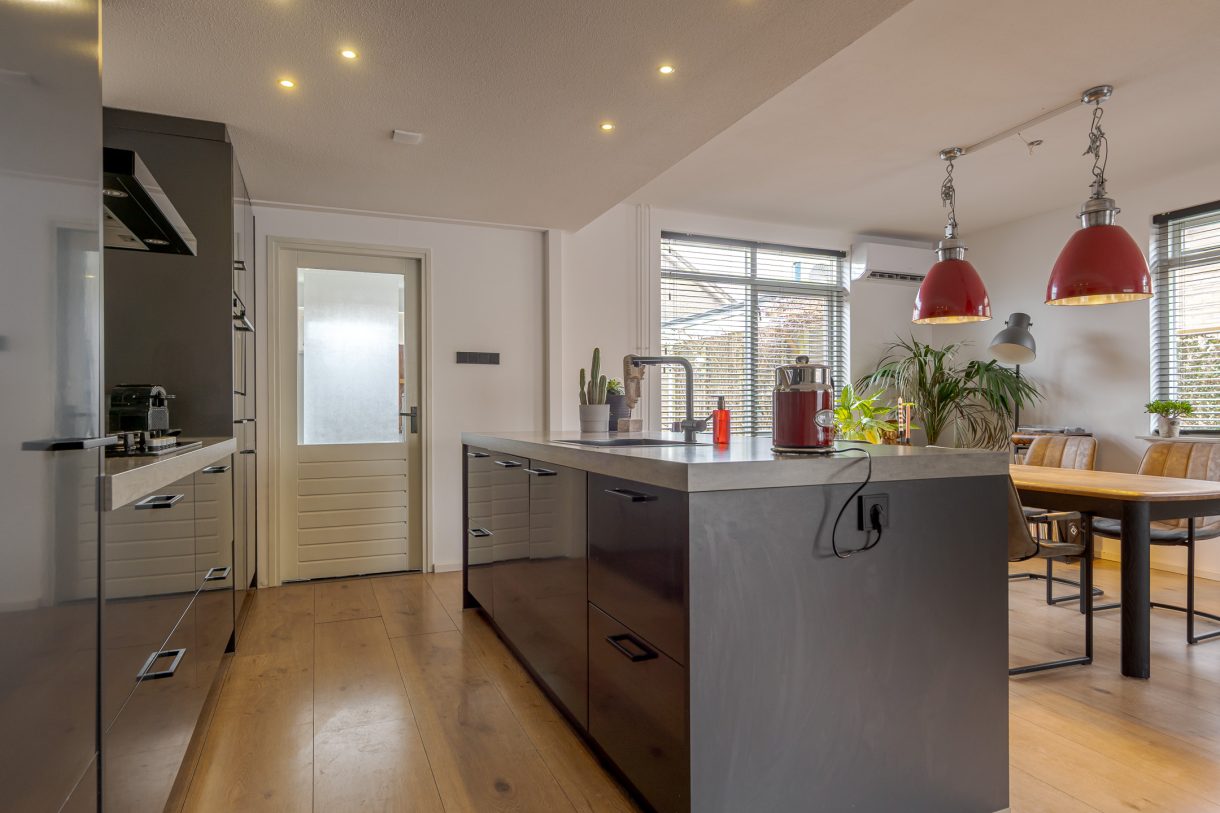 Te koop: Foto Woonhuis aan de Karspelstraat 16 in Nijeveen