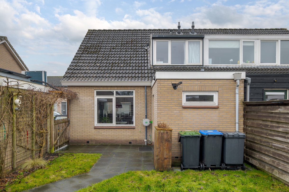 Te koop: Foto Woonhuis aan de Karspelstraat 16 in Nijeveen