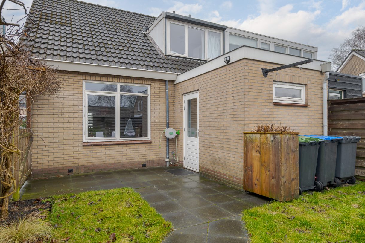 Te koop: Foto Woonhuis aan de Karspelstraat 16 in Nijeveen