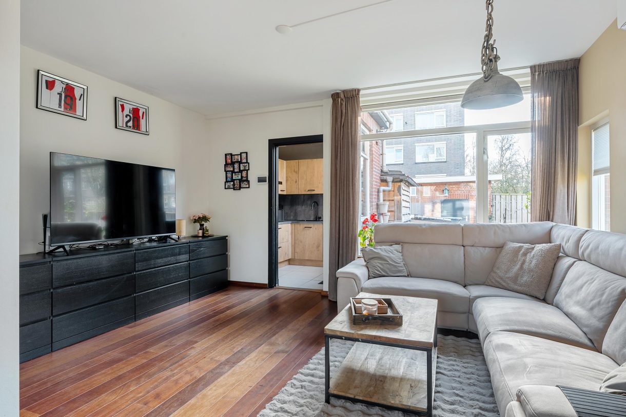 Te koop: Foto Woonhuis aan de Surinamesingel 63 in Vlaardingen