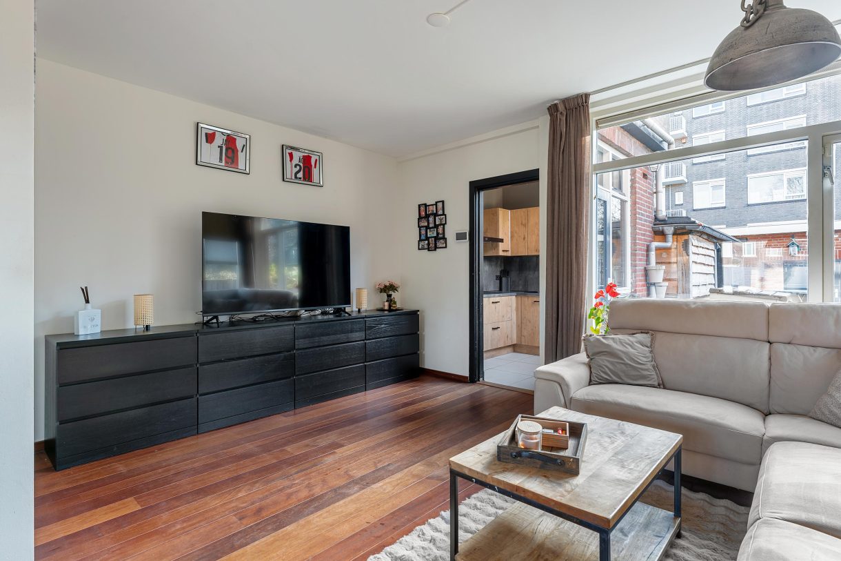 Te koop: Foto Woonhuis aan de Surinamesingel 63 in Vlaardingen